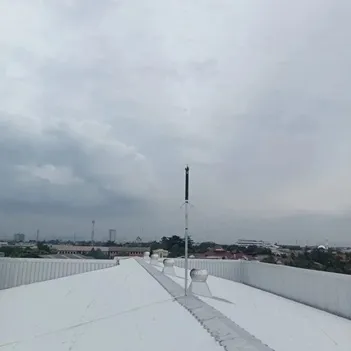 penangkal petir elektrostatis gudang
